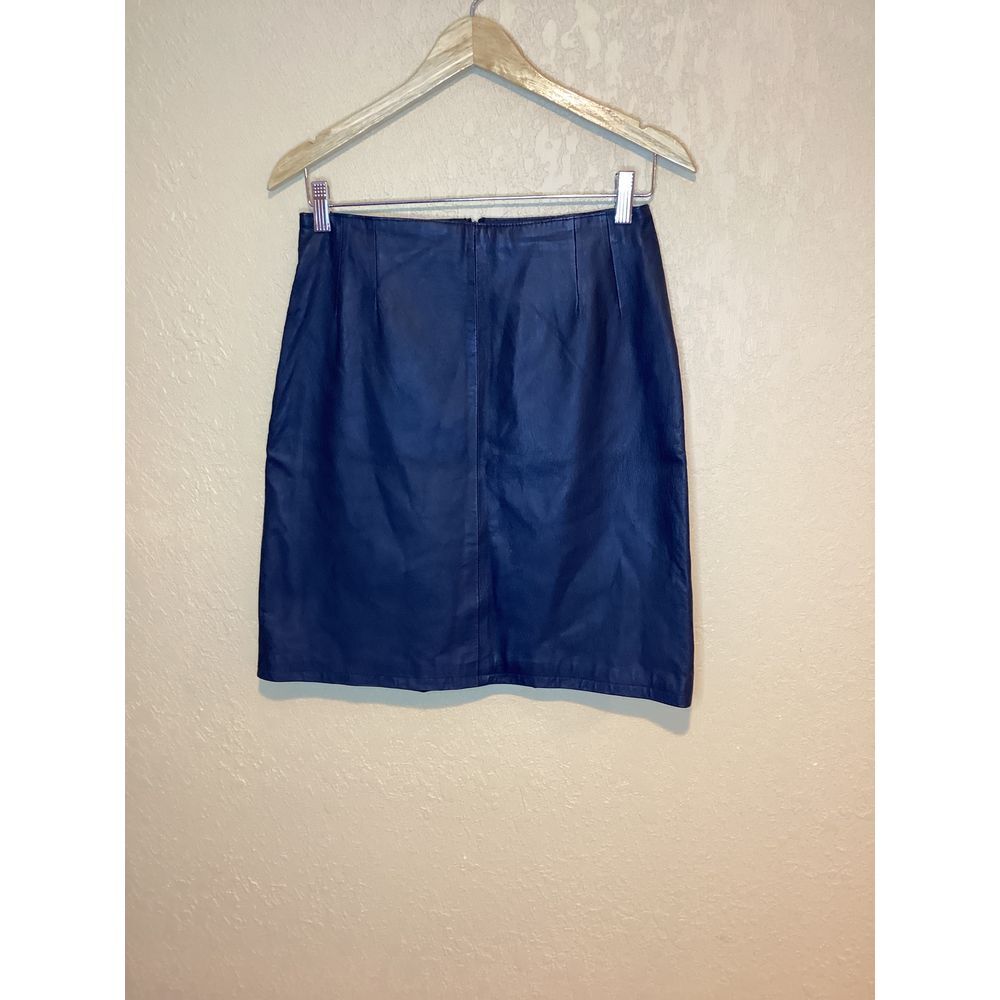 Vintage Clio‎ black leather skirt with lining, size 6; 80's Vintage mid length